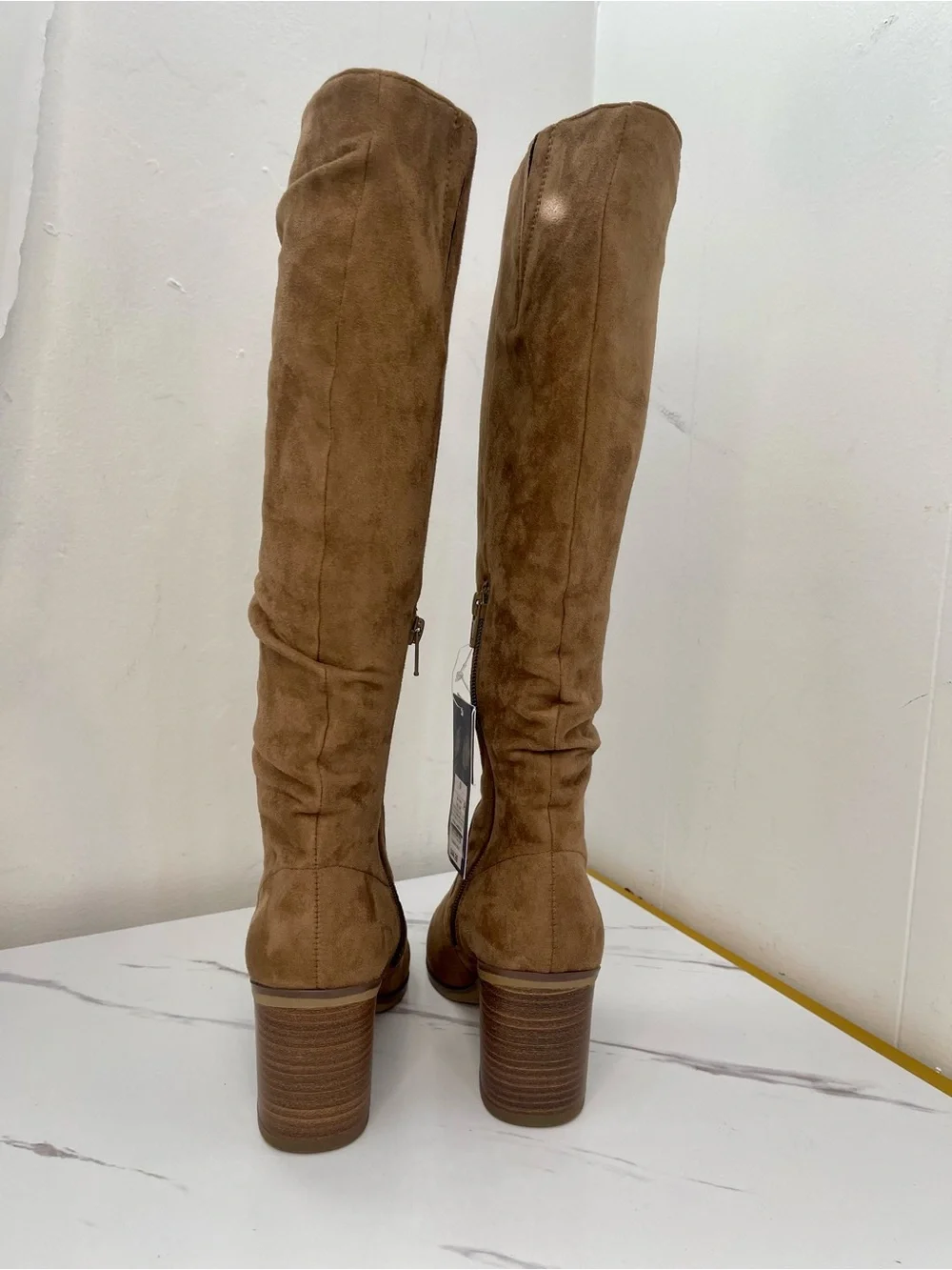 Universal Thread over knee